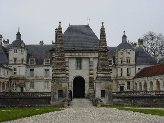 Schloss Tanlay Frankreich.jpg